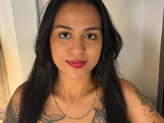 naughty cam girl fingering shaved pussy IsabellaCrown