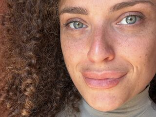 girl fingering shaved pussy IvanaRoss