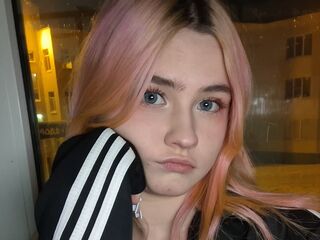 cam girl masturbating with vibrator JanenePreyer