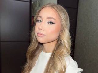 camslut showing tits JonellAvila