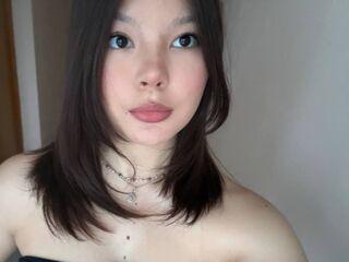 naked girl with cam fingering JulienneCharters
