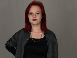 camwhore masturbating with sextoy KamilahRivers