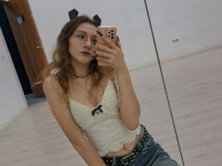 naughty camgirl masturbating with dildo KarryLagerstedt