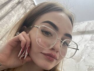 chatrubate cam girl KeeleyAston