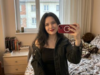 chat room cam KeliCollymore