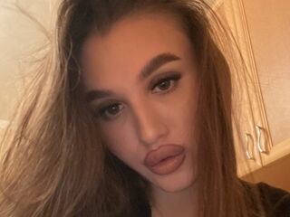 naughty KyraVictorine