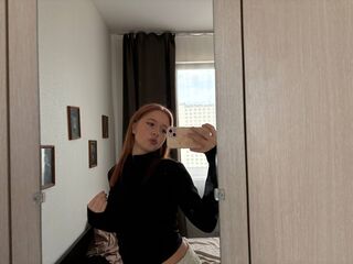 sexy webcam LennieLukasik