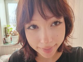 cam girl playing with vibrator LeonaMuchow