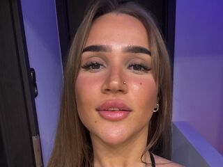 naked camgirl masturbating with vibrator LexiBell