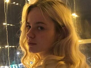 naughty camgirl masturbating with vibrator LiaSo