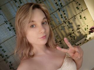 naked cam girl masturbating with dildo LilianDavidge