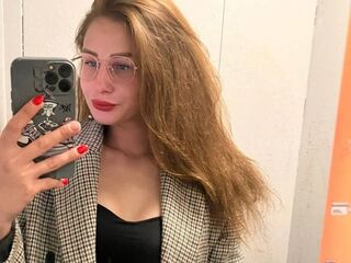 camgirl spreading pussy LillieMann