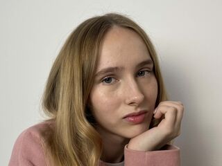hot strip tease web cam LisetteMaupredi
