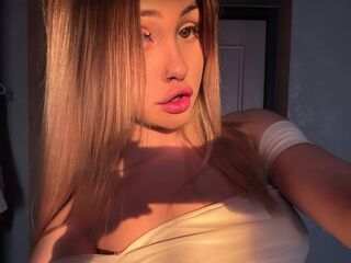 fingering camslut LittleKristy