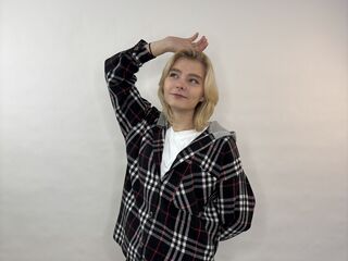 cam slut LorieYancy
