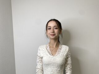 shaved pussy webcam LouiseUsie