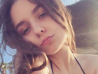 cam girl playing with sextoy LuanaContratto