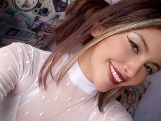 camslut topless LunaLars