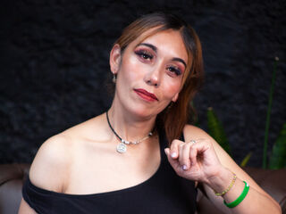 webcam girl chatroom MadeleineSartori