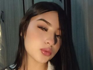naughty camgirl masturbating MadelynFabbro