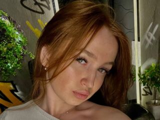 cam girl masturbating with vibrator MaireKraebel