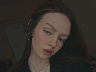 naked cam girl photo MariamDarter