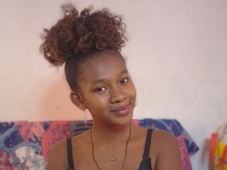 camgirl fingering pussy MarieSaynah
