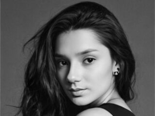 naked webcam girl fingering MaybelleMenjes