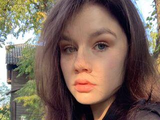 camslut masturbating MaydaGilbertson