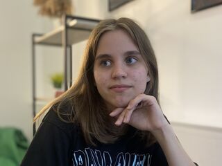 fingering girl chat MelisaVonk