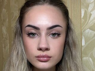 cam girl fingering pussy MellieSchultze