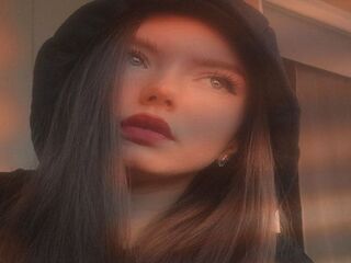 hot cam girl fingering pussy MilaLyra