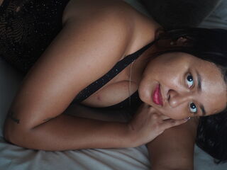 naughty cam girl masturbating with dildo MilaWhitmore