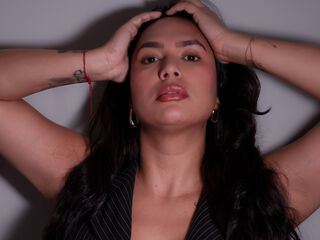 cam girl playing with dildo MoonIvanna