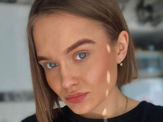 babe webcam MyriamQuinnan