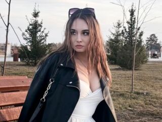 live chat NeliaCorton