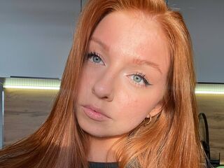 camgirl masturbating with dildo NicoleTatako