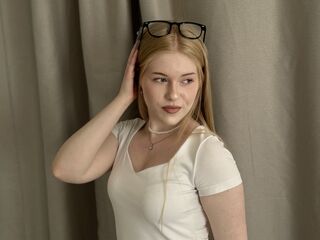 hot webcamslut NikkiByous