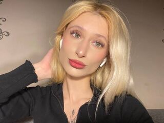naked webcamgirl picture RemiVell
