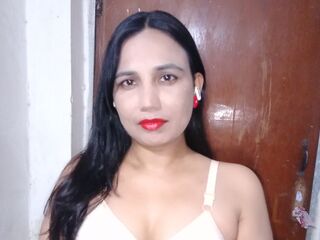 naked cam girl masturbating with vibrator SadiaAngel