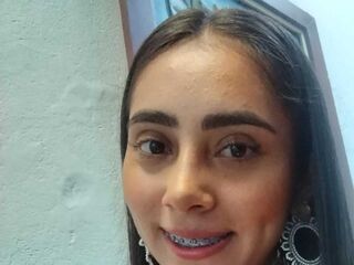 camwhore masturbating with vibrator ScarlettMiller