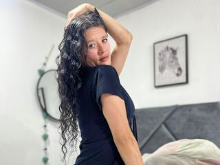 masturbating webcamgirl SerenePikiston