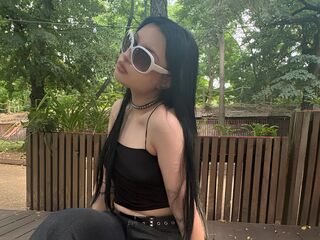 naked camgirl picture ShemikaGnerre