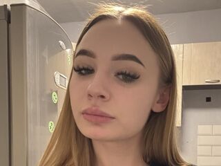 camgirl showing tits SofiaKolen