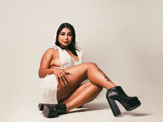 beautiful camgirl SophiaWindsor