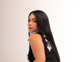 cam girl playing with dildo ThaliiaDuran