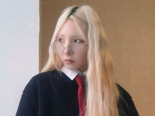naked webcamgirl TheaMicali