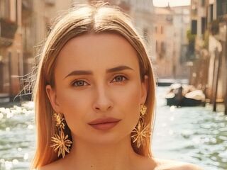 hot cam girl masturbating with vibrator VictoriaVerona