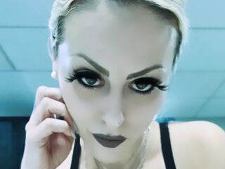 camslut showing tits ViktoriaRavena