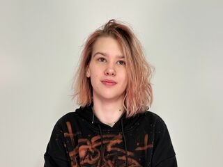 cam girl masturbating with vibrator WillaBurrington